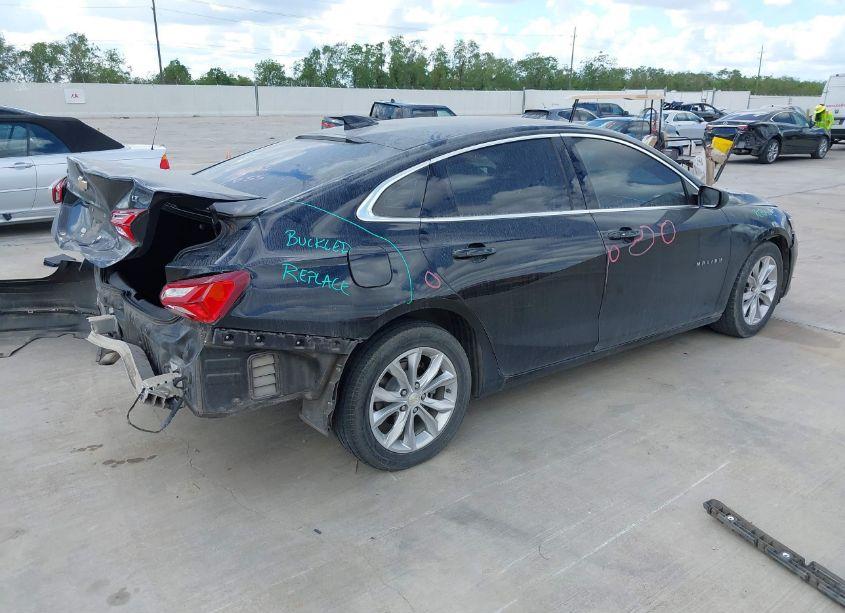 Photo 4 of 2019 Chevrolet Malibu LT (VIN 1G1ZD5ST2KF137210)