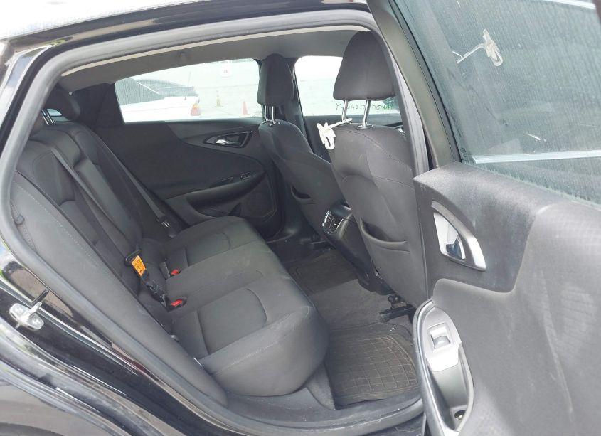 Photo 8 of 2019 Chevrolet Malibu LT (VIN 1G1ZD5ST2KF137210)