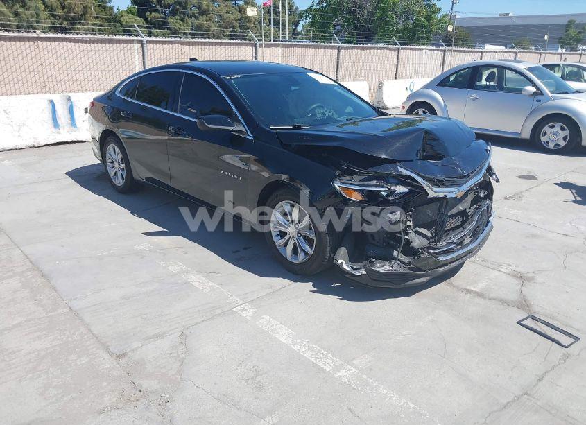 2019 Chevrolet Malibu LT (VIN 1G1ZD5ST2KF139135) main photo
