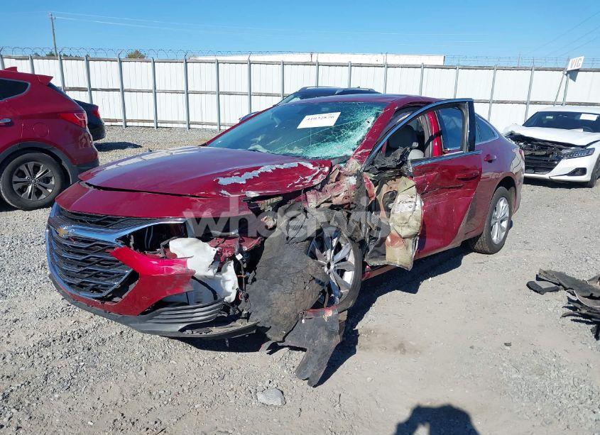 Photo 2 of 2019 Chevrolet Malibu LT (VIN 1G1ZD5ST2KF154945)