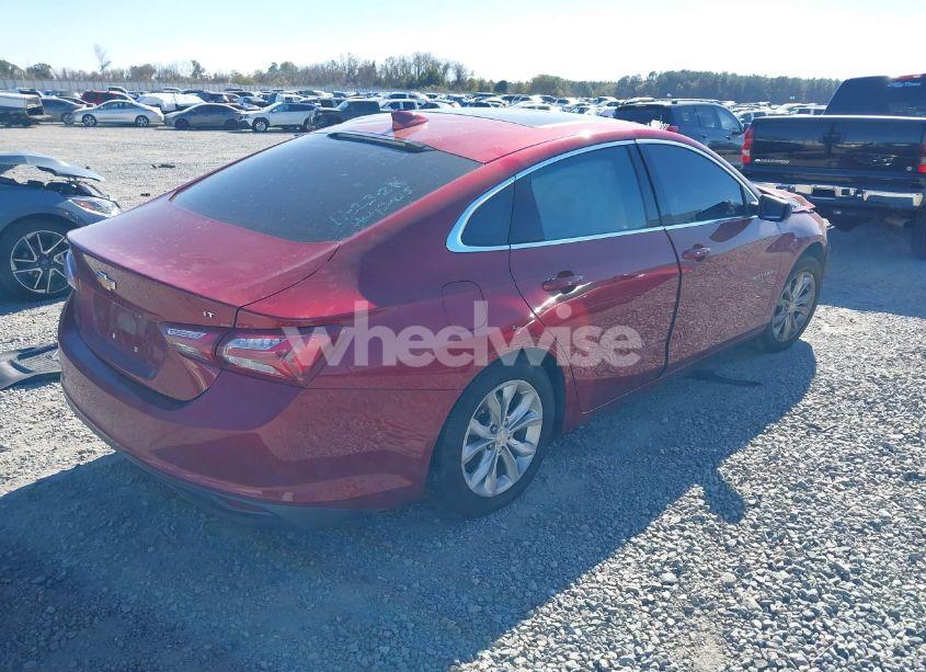 Photo 4 of 2019 Chevrolet Malibu LT (VIN 1G1ZD5ST2KF154945)