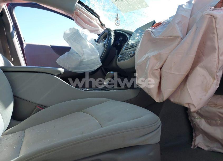 Photo 5 of 2019 Chevrolet Malibu LT (VIN 1G1ZD5ST2KF154945)