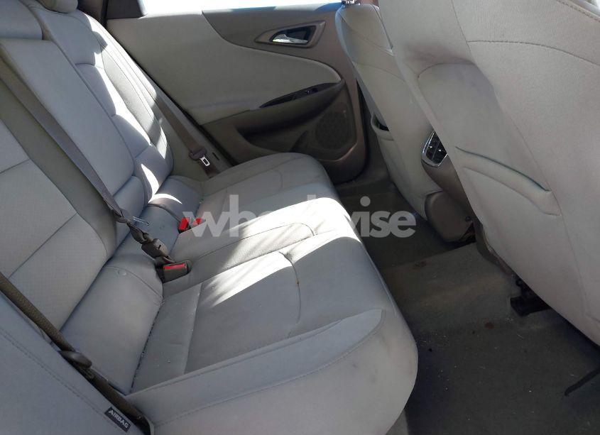 Photo 8 of 2019 Chevrolet Malibu LT (VIN 1G1ZD5ST2KF154945)