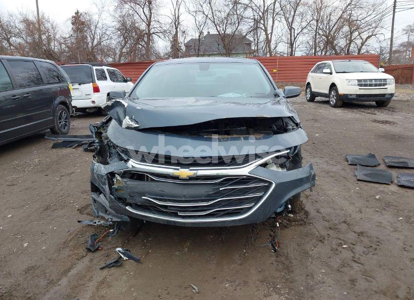Photo 12 of 2019 Chevrolet Malibu LT (VIN 1G1ZD5ST2KF155142)