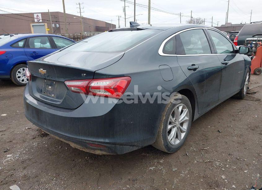 Photo 4 of 2019 Chevrolet Malibu LT (VIN 1G1ZD5ST2KF155142)