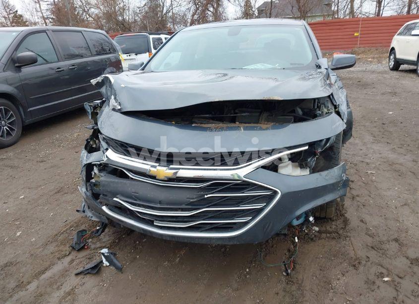 Photo 6 of 2019 Chevrolet Malibu LT (VIN 1G1ZD5ST2KF155142)