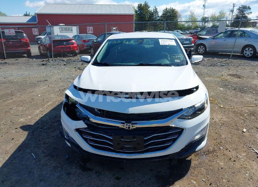 Photo 6 of 2019 Chevrolet Malibu LT (VIN 1G1ZD5ST2KF167095)