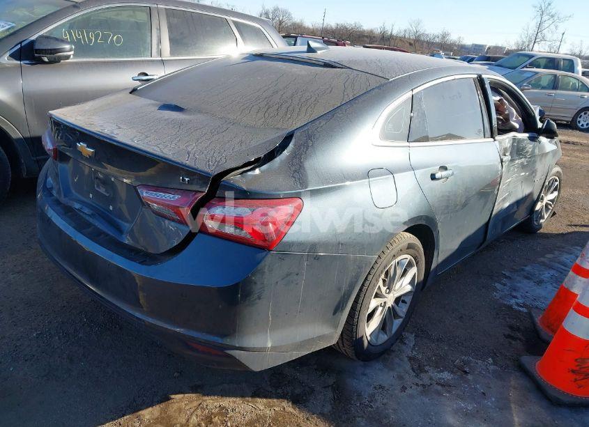 Photo 4 of 2019 Chevrolet Malibu LT (VIN 1G1ZD5ST2KF169896)