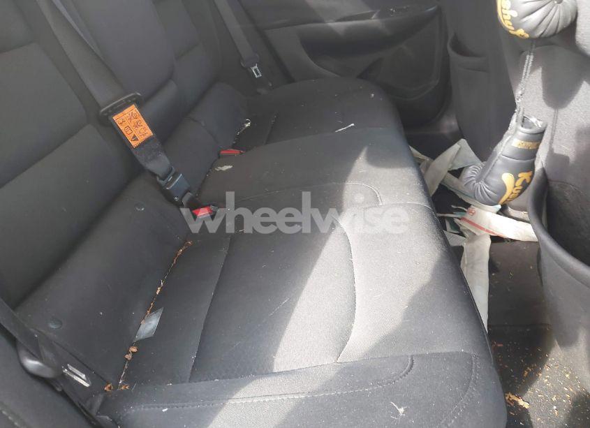Photo 5 of 2019 Chevrolet Malibu LT (VIN 1G1ZD5ST2KF172085)