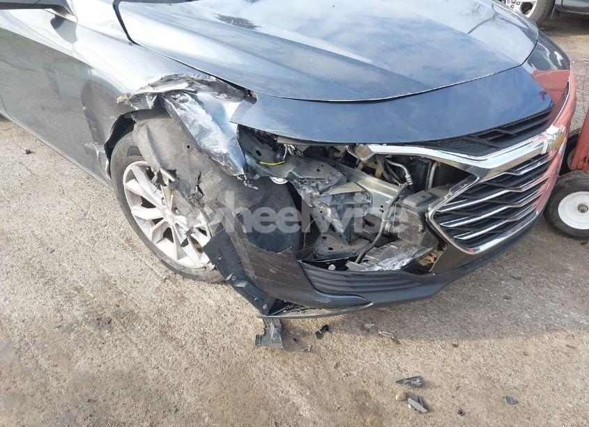 Photo 6 of 2019 Chevrolet Malibu LT (VIN 1G1ZD5ST2KF172085)