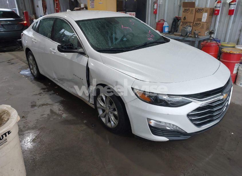 2019 Chevrolet Malibu LT (VIN 1G1ZD5ST2KF186911) main photo