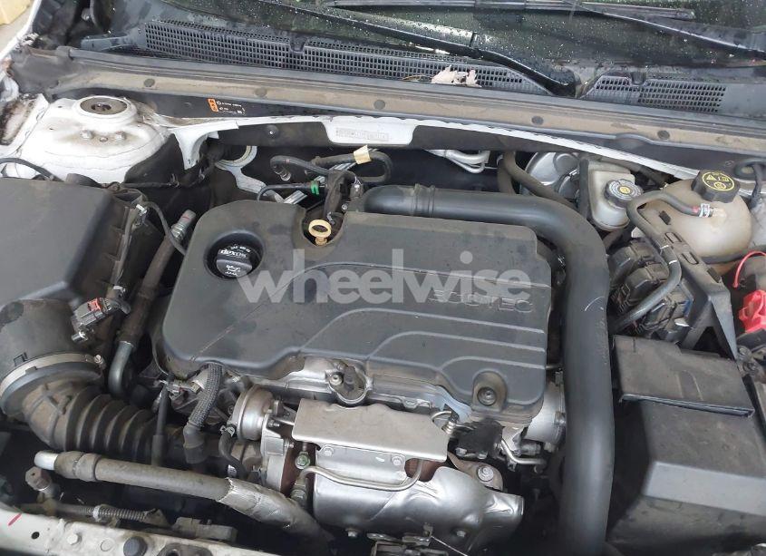 Photo 10 of 2019 Chevrolet Malibu LT (VIN 1G1ZD5ST2KF186911)