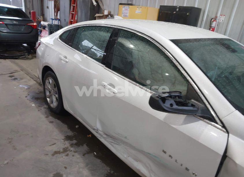Photo 13 of 2019 Chevrolet Malibu LT (VIN 1G1ZD5ST2KF186911)