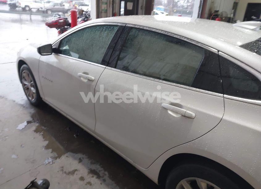 Photo 14 of 2019 Chevrolet Malibu LT (VIN 1G1ZD5ST2KF186911)