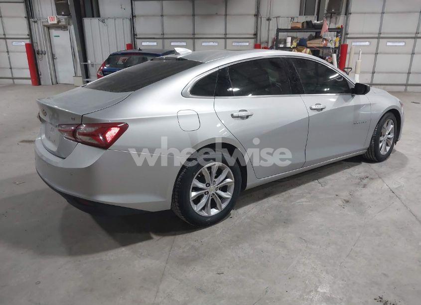 Photo 4 of 2019 Chevrolet Malibu LT (VIN 1G1ZD5ST2KF189212)