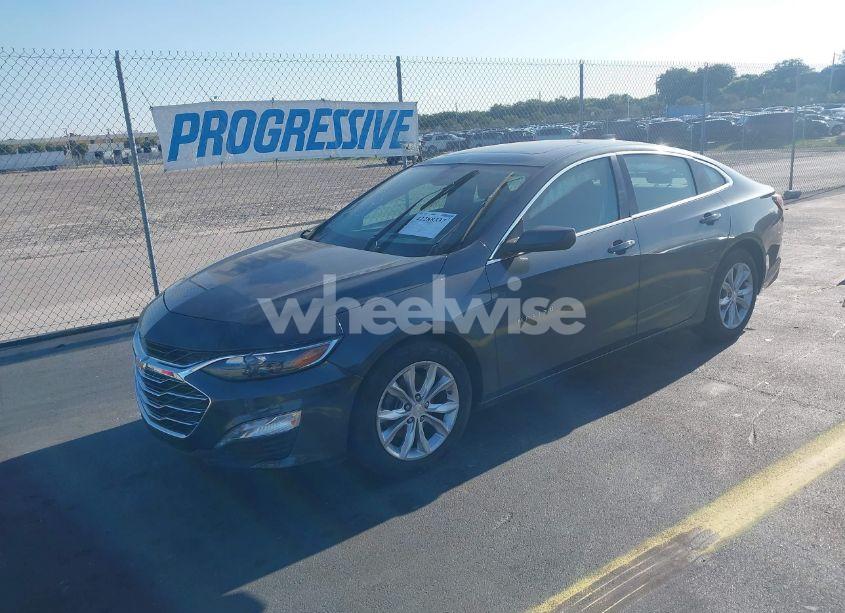 Photo 2 of 2020 Chevrolet Malibu FWD LT (VIN 1G1ZD5ST2LF009860)