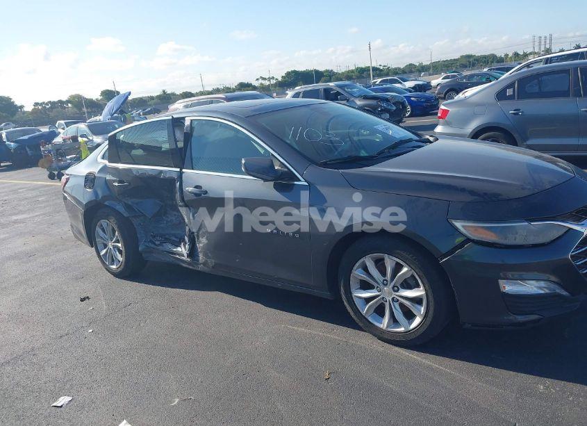 Photo 6 of 2020 Chevrolet Malibu FWD LT (VIN 1G1ZD5ST2LF009860)