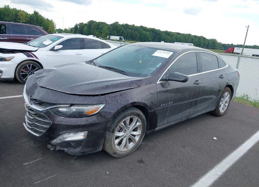 Photo 2 of 2020 Chevrolet Malibu FWD LT (VIN 1G1ZD5ST2LF034421)