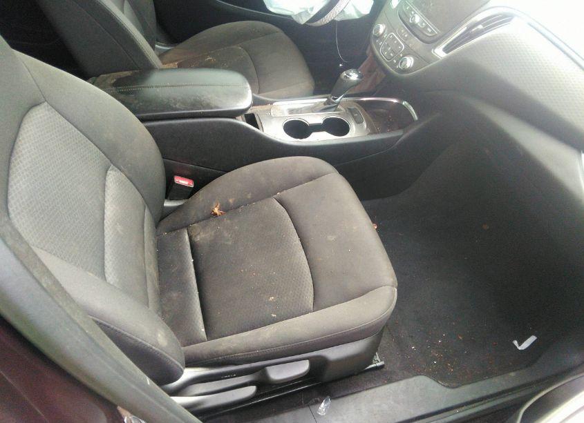 Photo 5 of 2020 Chevrolet Malibu FWD LT (VIN 1G1ZD5ST2LF034421)