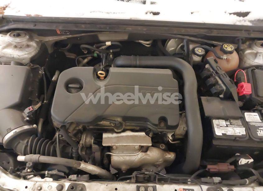 Photo 10 of 2020 Chevrolet Malibu FWD LT (VIN 1G1ZD5ST2LF049680)