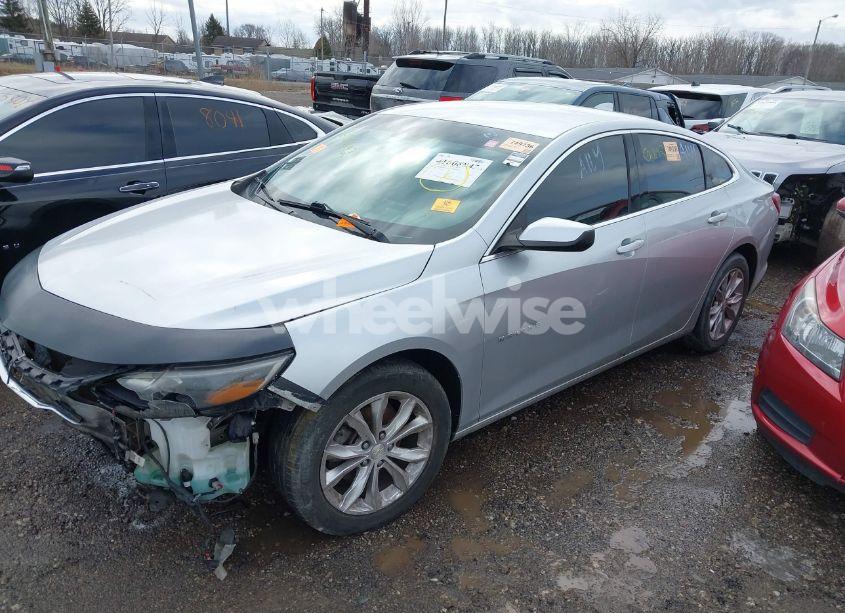 Photo 2 of 2020 Chevrolet Malibu FWD LT (VIN 1G1ZD5ST2LF049680)