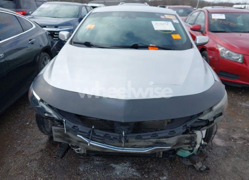 Photo 6 of 2020 Chevrolet Malibu FWD LT (VIN 1G1ZD5ST2LF049680)