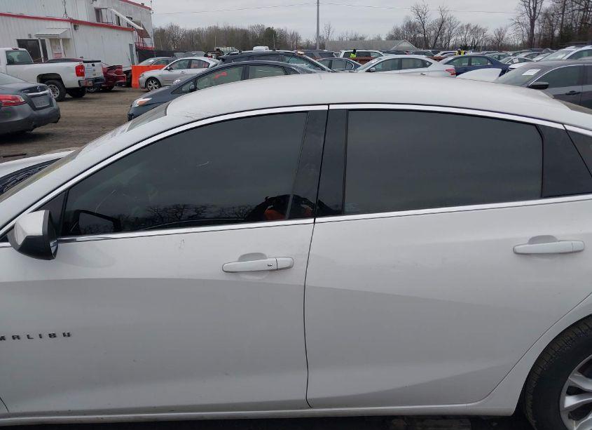 Photo 14 of 2020 Chevrolet Malibu FWD LT (VIN 1G1ZD5ST2LF053177)