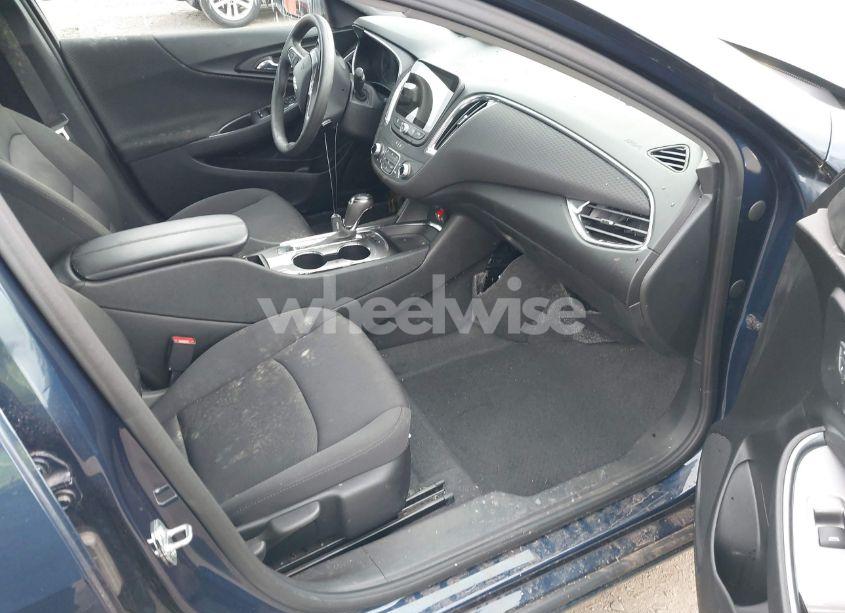 Photo 5 of 2020 Chevrolet Malibu FWD LT (VIN 1G1ZD5ST2LF055933)