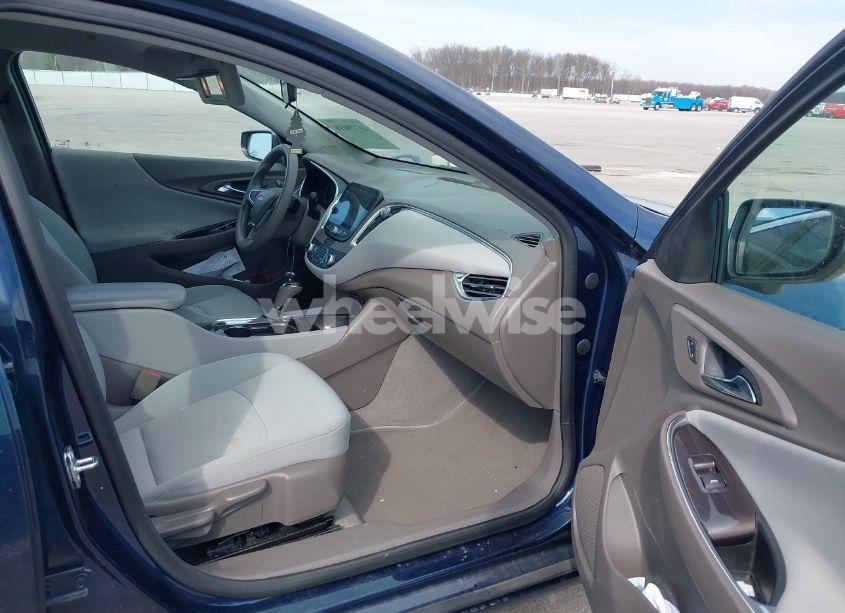 Photo 5 of 2020 Chevrolet Malibu FWD LT (VIN 1G1ZD5ST2LF059657)