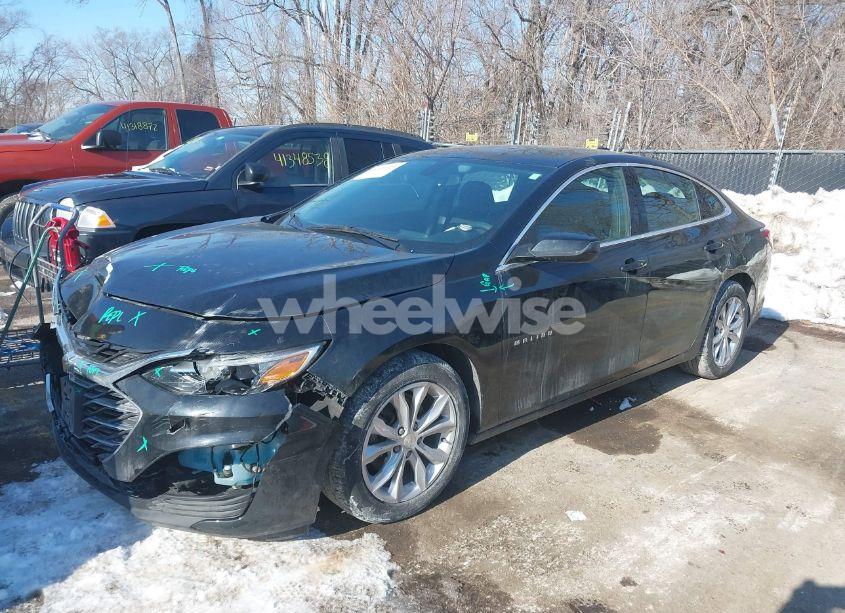 Photo 2 of 2020 Chevrolet Malibu FWD LT (VIN 1G1ZD5ST2LF061876)