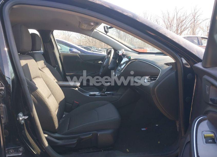 Photo 5 of 2020 Chevrolet Malibu FWD LT (VIN 1G1ZD5ST2LF061876)