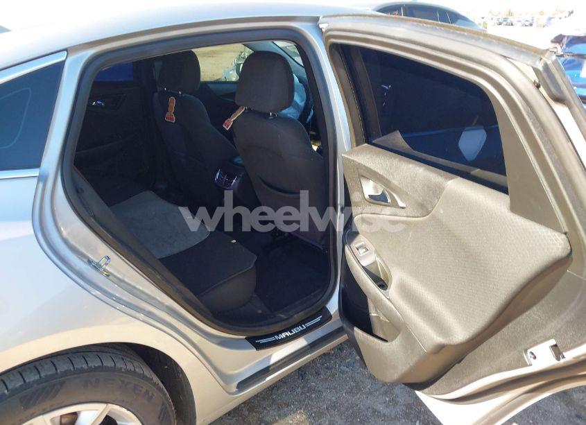 Photo 8 of 2020 Chevrolet Malibu FWD LT (VIN 1G1ZD5ST2LF063191)