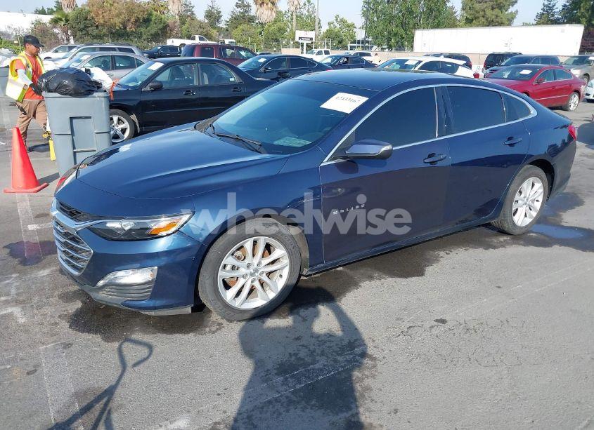 Photo 2 of 2020 Chevrolet Malibu FWD LT (VIN 1G1ZD5ST2LF066446)
