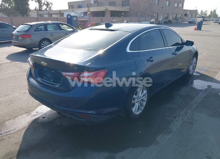 Photo 4 of 2020 Chevrolet Malibu FWD LT (VIN 1G1ZD5ST2LF066446)