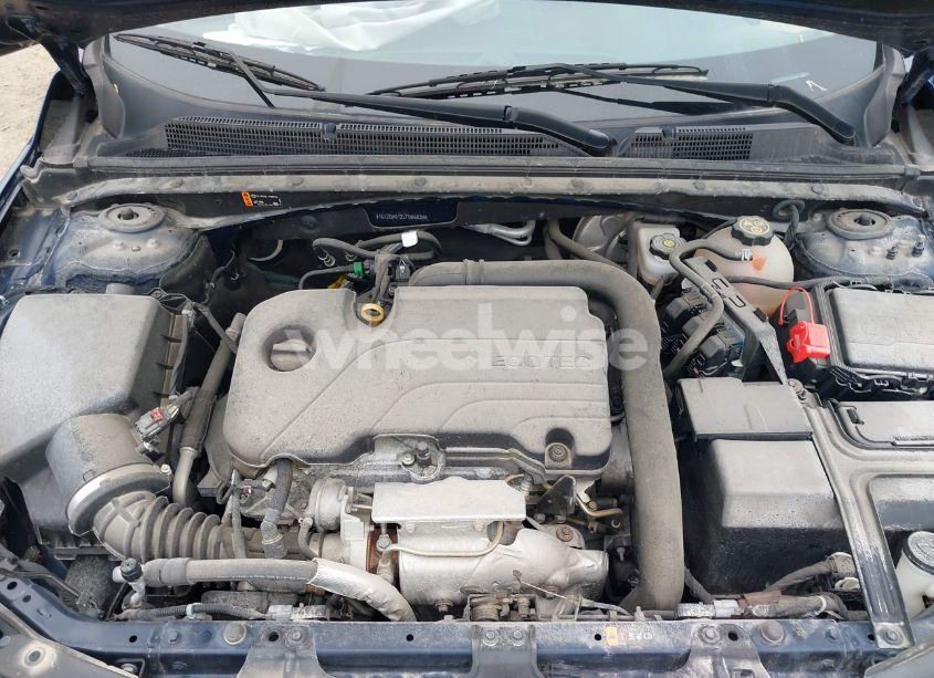 Photo 10 of 2020 Chevrolet Malibu FWD LT (VIN 1G1ZD5ST2LF066835)