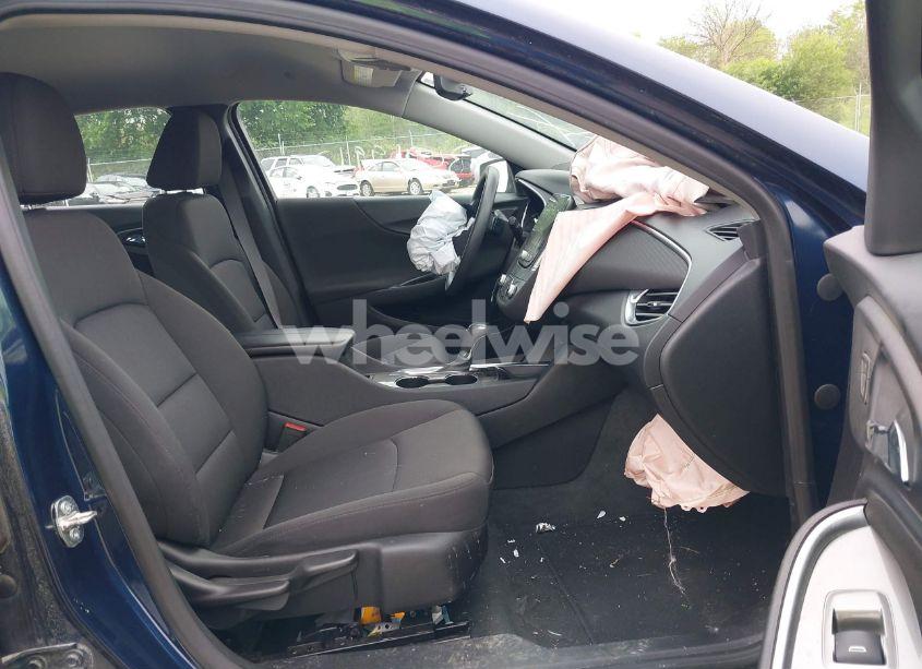 Photo 5 of 2020 Chevrolet Malibu FWD LT (VIN 1G1ZD5ST2LF066835)