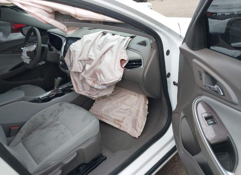 Photo 5 of 2020 Chevrolet Malibu FWD LT (VIN 1G1ZD5ST2LF068150)