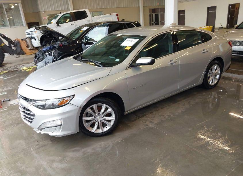 Photo 2 of 2020 Chevrolet Malibu FWD LT (VIN 1G1ZD5ST2LF095137)