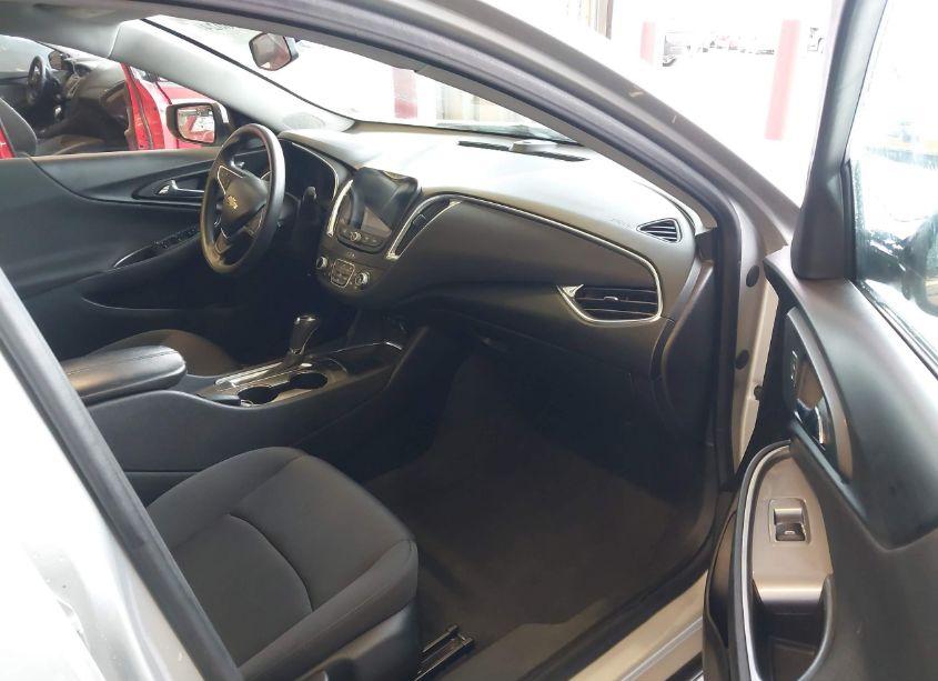 Photo 5 of 2020 Chevrolet Malibu FWD LT (VIN 1G1ZD5ST2LF095137)