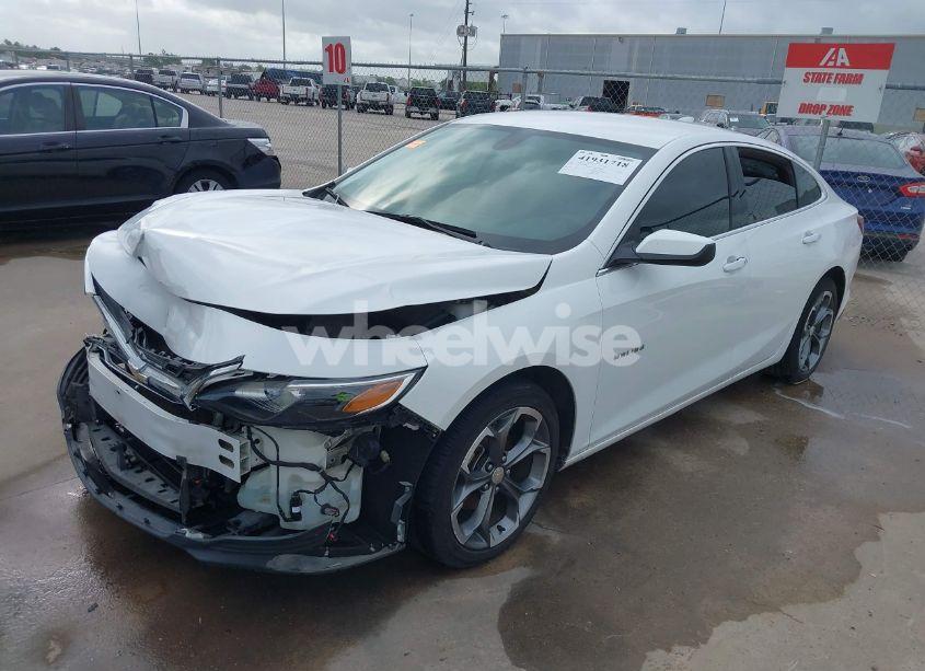 Photo 2 of 2020 Chevrolet Malibu FWD LT (VIN 1G1ZD5ST2LF101549)