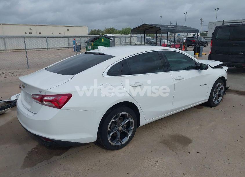 Photo 4 of 2020 Chevrolet Malibu FWD LT (VIN 1G1ZD5ST2LF101549)