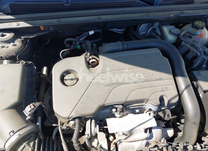 Photo 10 of 2020 Chevrolet Malibu FWD LT (VIN 1G1ZD5ST2LF102376)