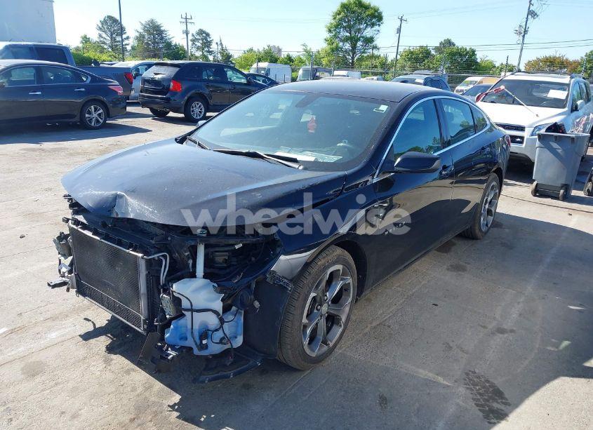 Photo 2 of 2020 Chevrolet Malibu FWD LT (VIN 1G1ZD5ST2LF102376)
