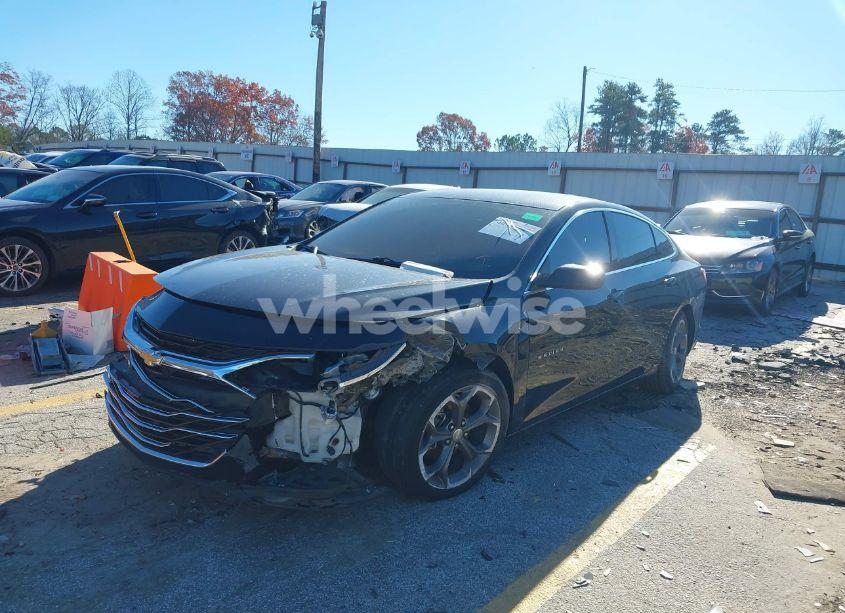 Photo 2 of 2020 Chevrolet Malibu FWD LT (VIN 1G1ZD5ST2LF102779)