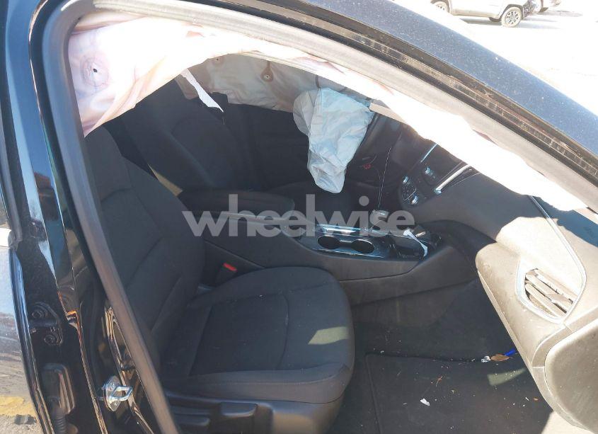 Photo 5 of 2020 Chevrolet Malibu FWD LT (VIN 1G1ZD5ST2LF102779)