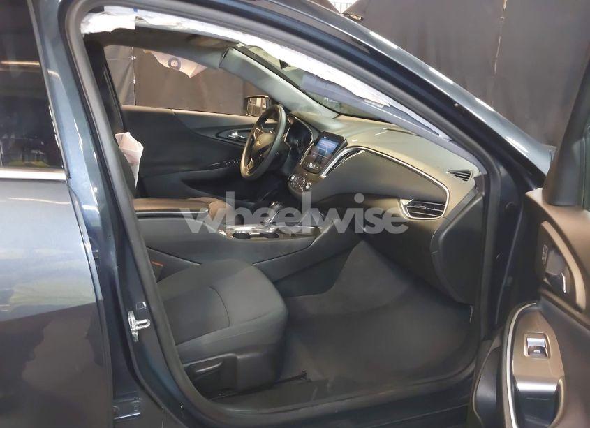 Photo 5 of 2020 Chevrolet Malibu FWD LT (VIN 1G1ZD5ST2LF109022)