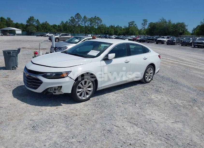 Photo 2 of 2020 Chevrolet Malibu FWD LT (VIN 1G1ZD5ST2LF112888)