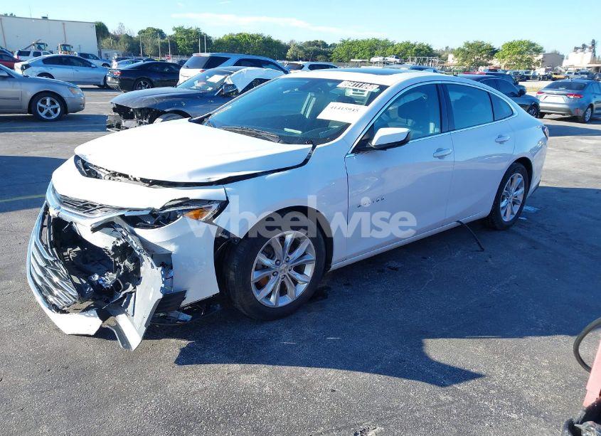 Photo 2 of 2020 Chevrolet Malibu FWD LT (VIN 1G1ZD5ST2LF125298)