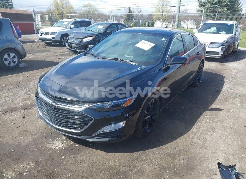 Photo 2 of 2020 Chevrolet Malibu FWD LT (VIN 1G1ZD5ST2LF145941)