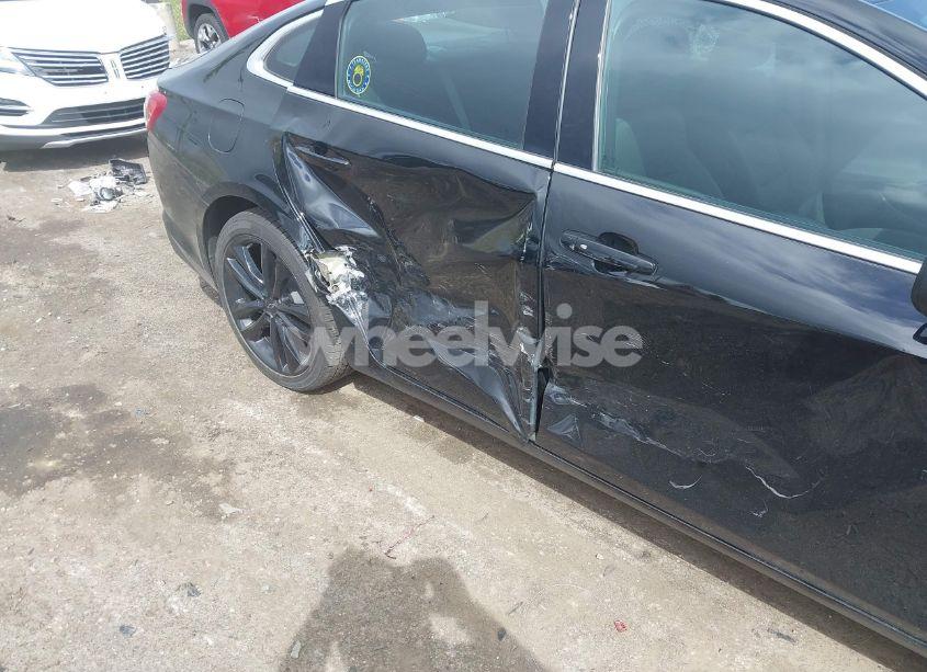 Photo 6 of 2020 Chevrolet Malibu FWD LT (VIN 1G1ZD5ST2LF145941)